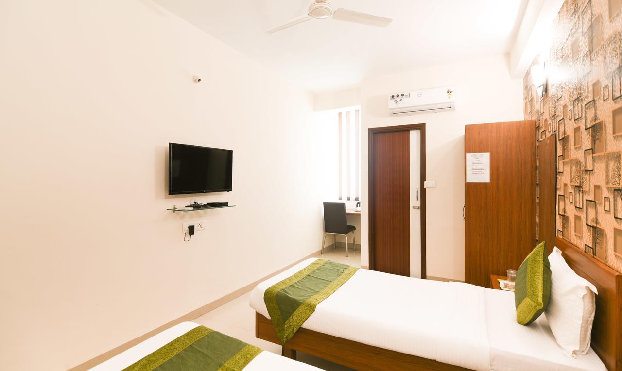 Treebo Prithviraj Hotel Indore Exterior photo